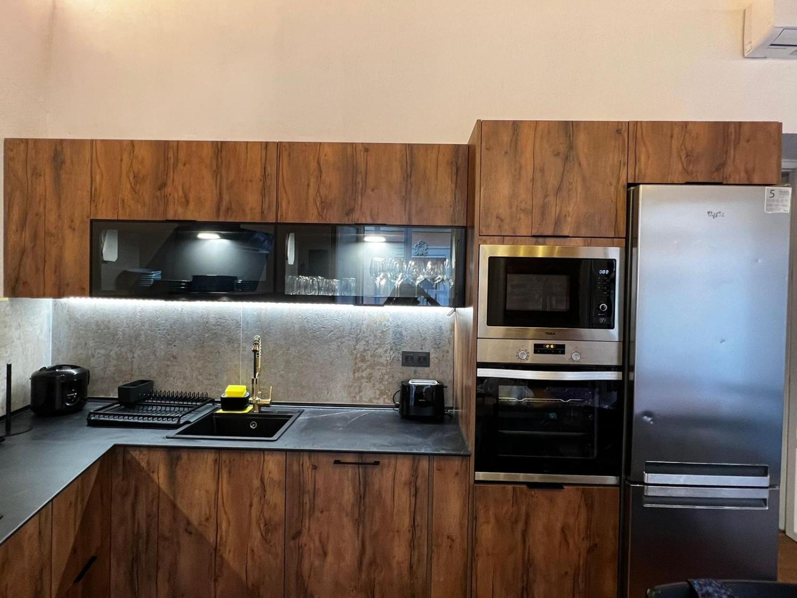 Casa Naty, Espacioso Renovado Apartamento En El Centro De Malaga Bagian luar foto